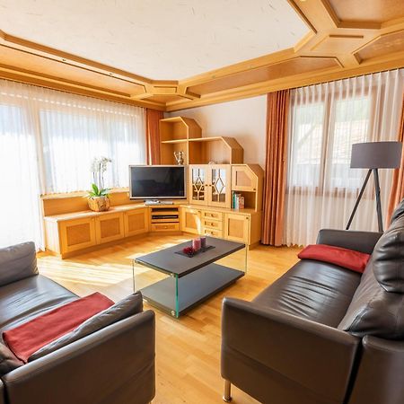 Apartments Saasunia Стая снимка