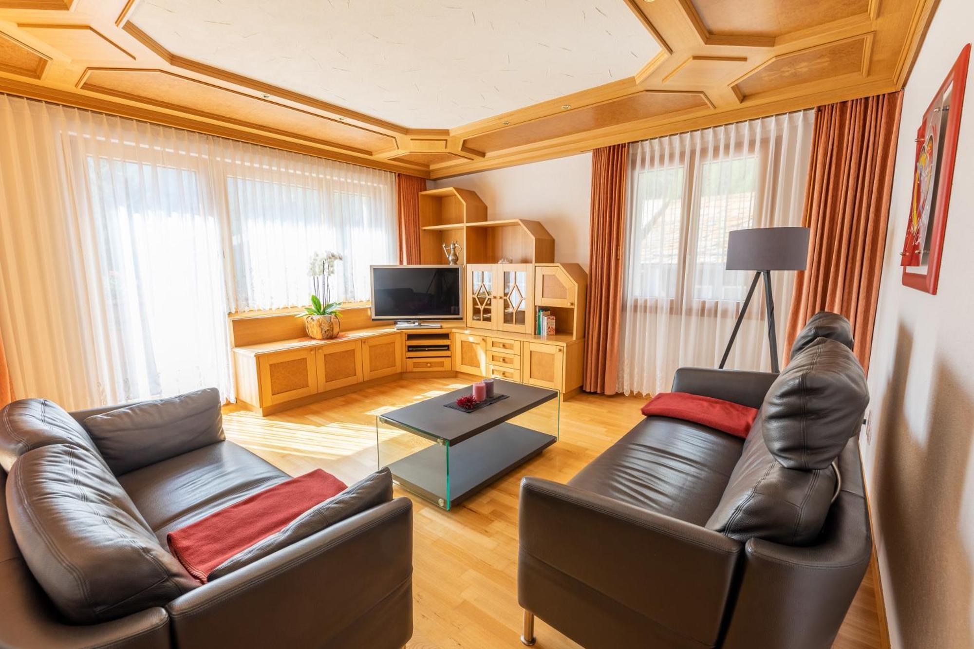 Apartments Saasunia Стая снимка