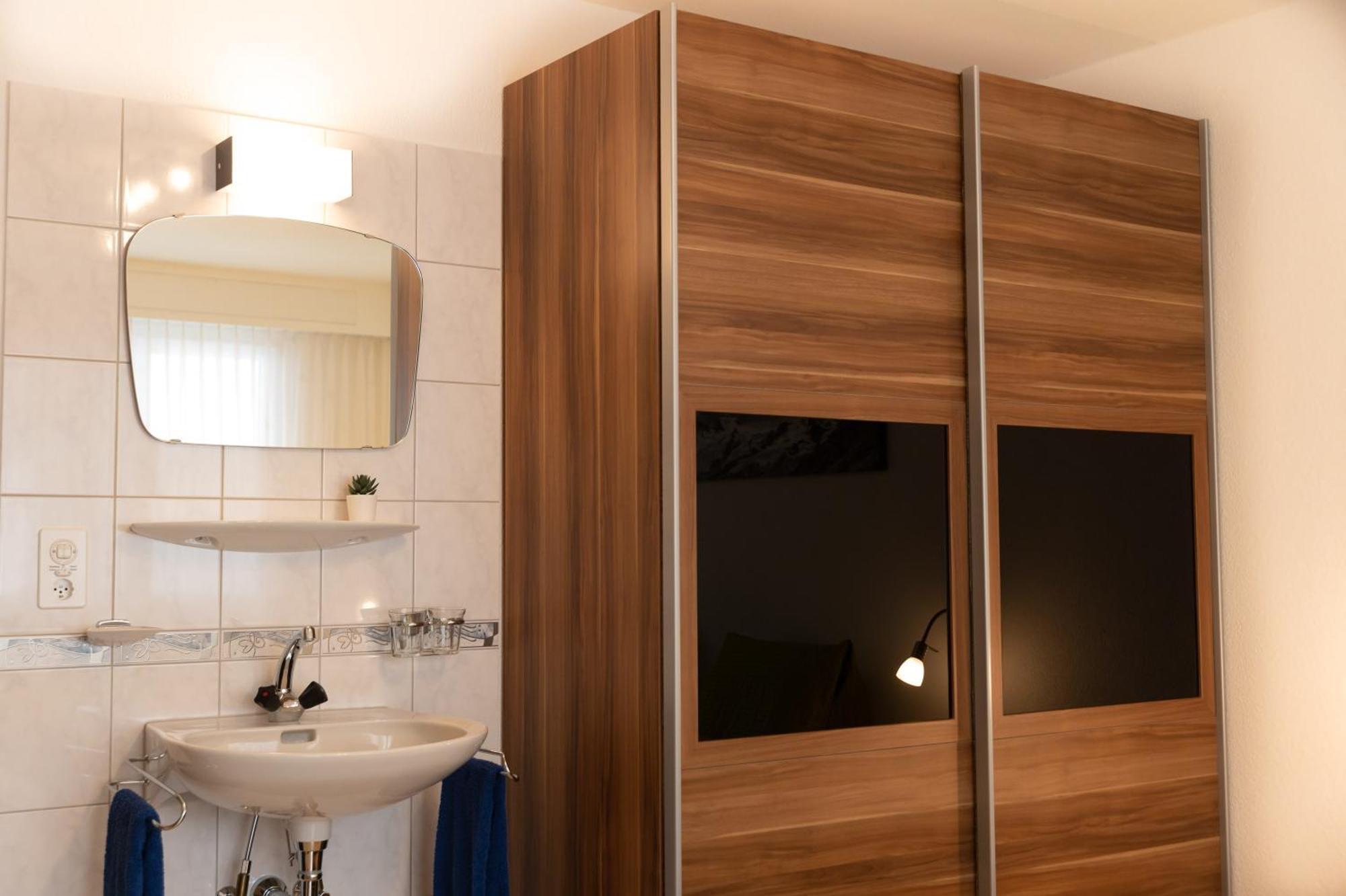 Apartments Saasunia Стая снимка