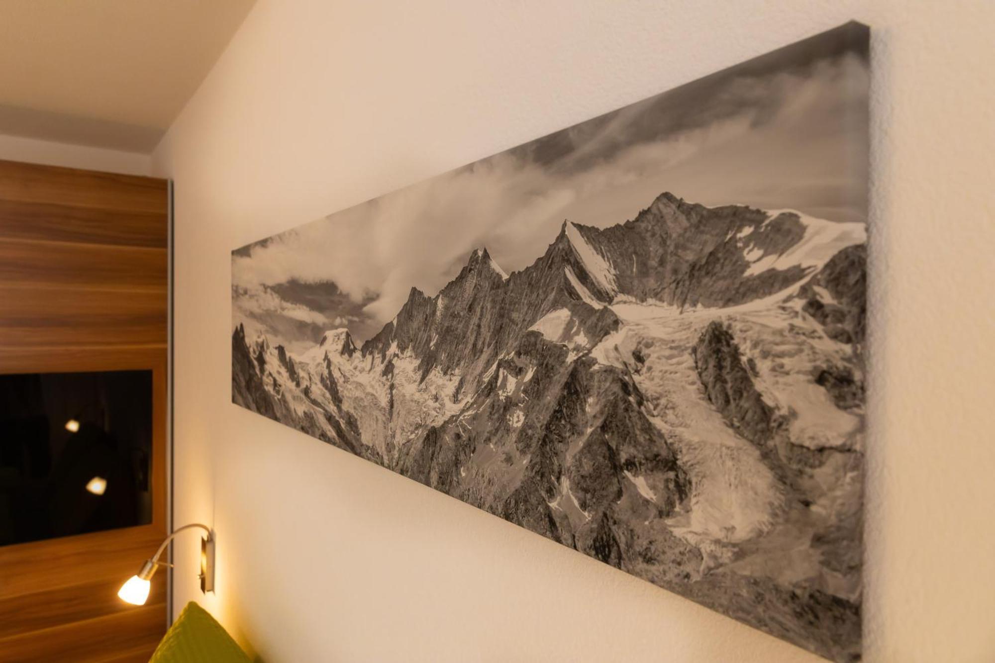 Apartments Saasunia Стая снимка
