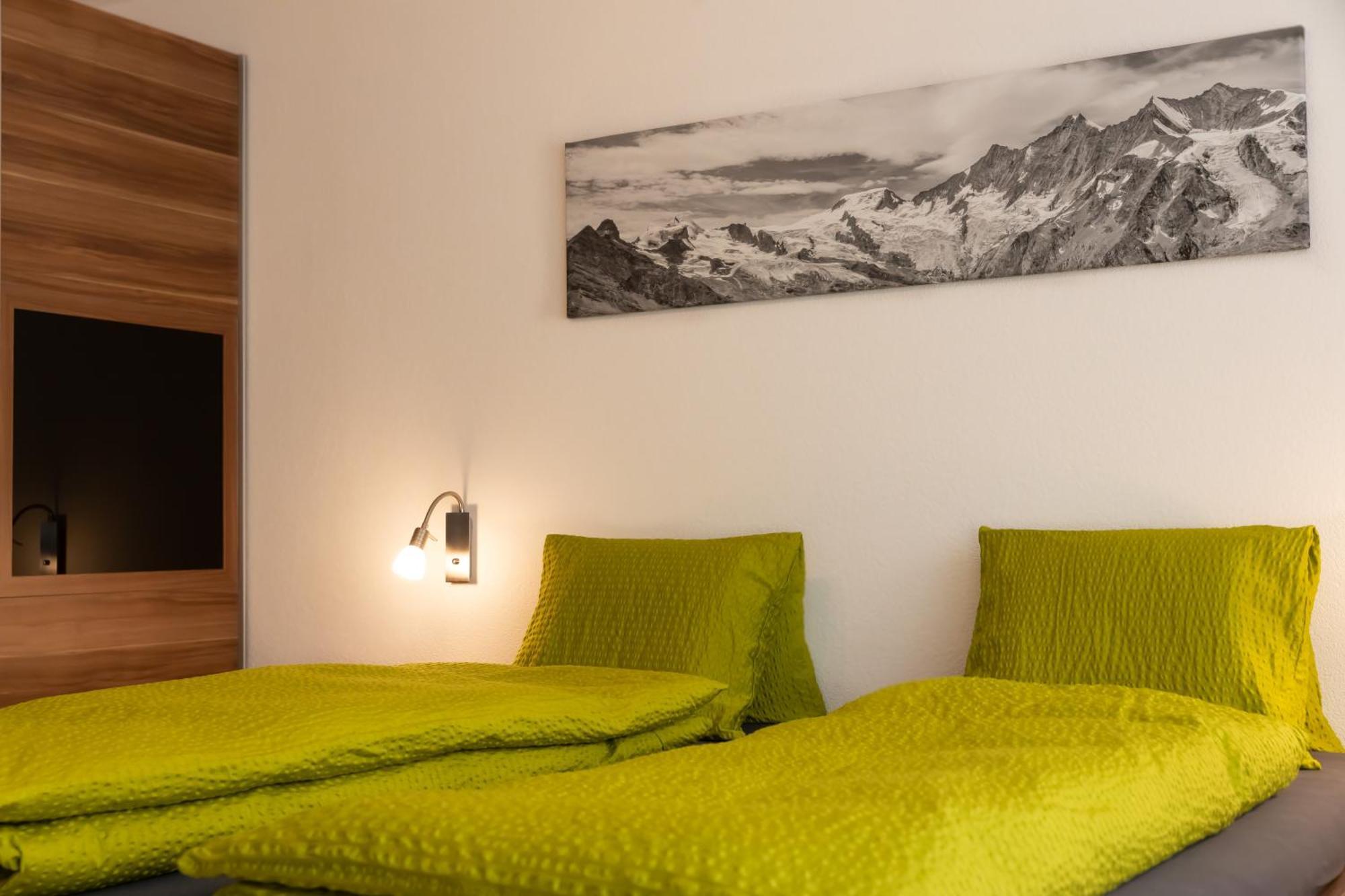 Apartments Saasunia Стая снимка